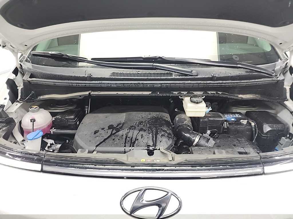 HYUNDAI Staria - Vista 5