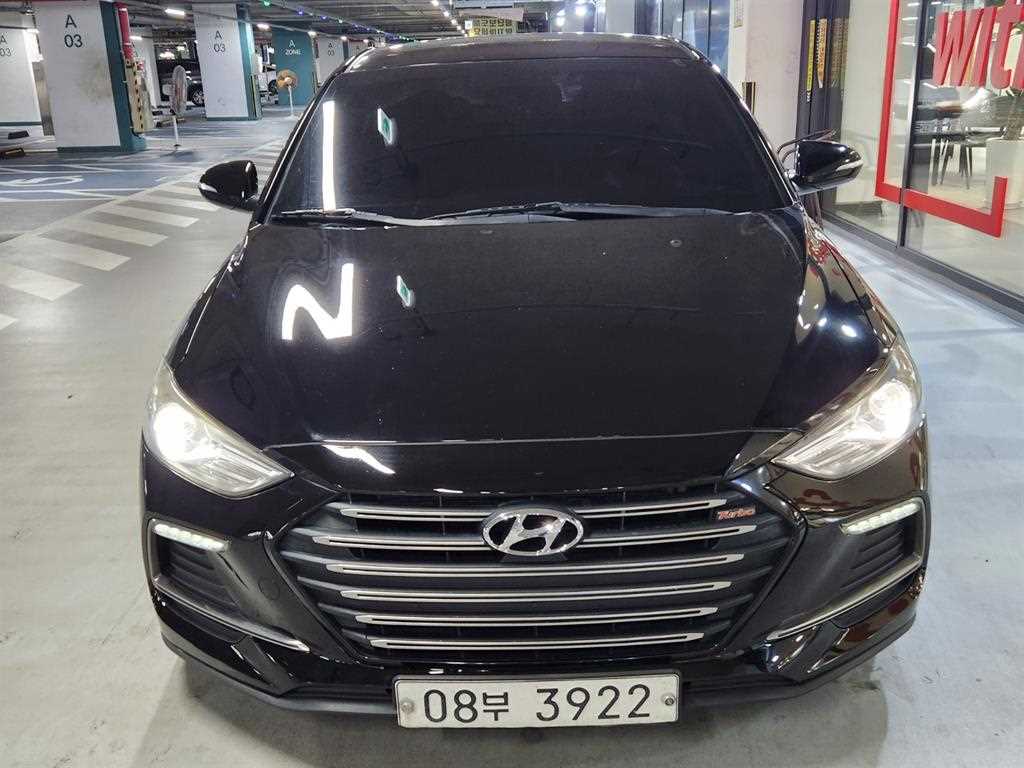 HYUNDAI Avante - Vista 2