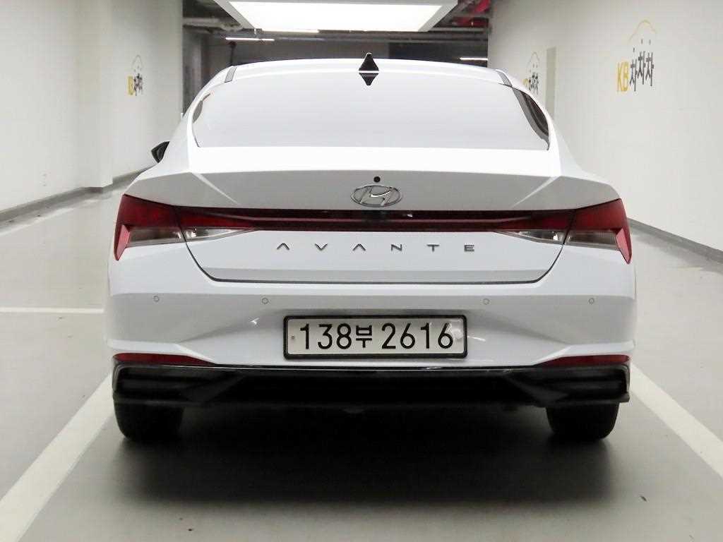 HYUNDAI Avante - Vista 3