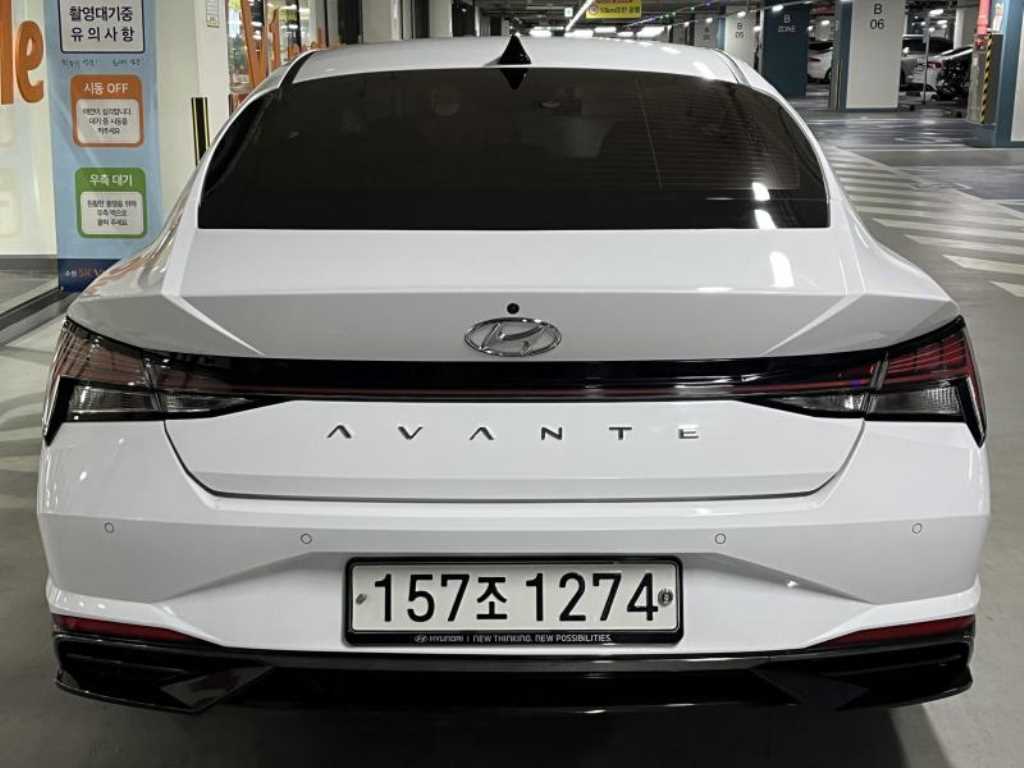 HYUNDAI Avante - Vista 5