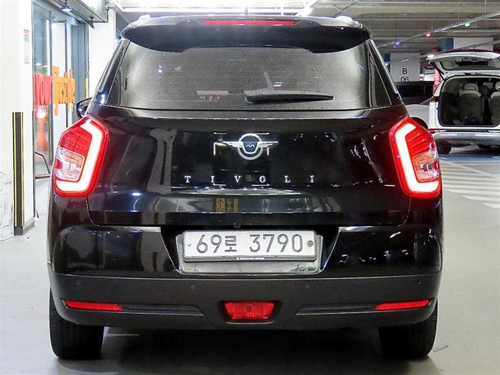 Ssangyong Tivoli - Vista 5