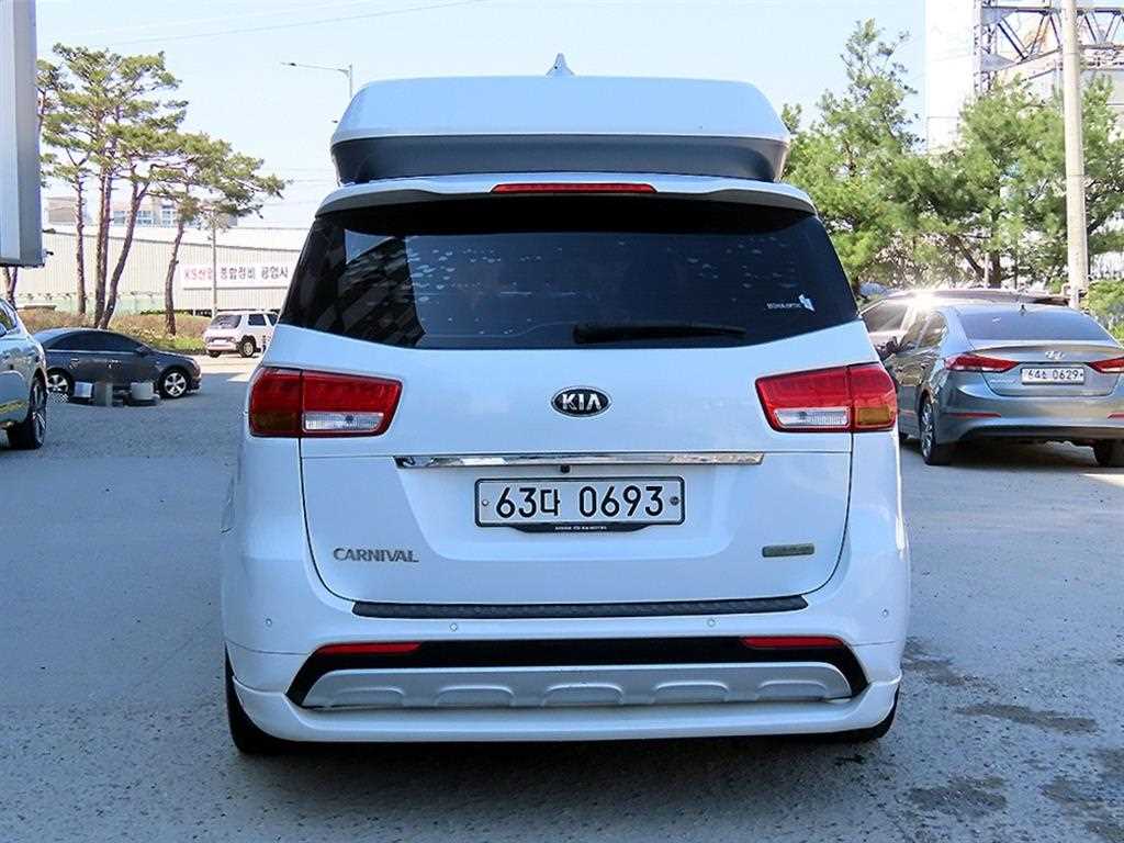 KIA Carnival - Vista 4