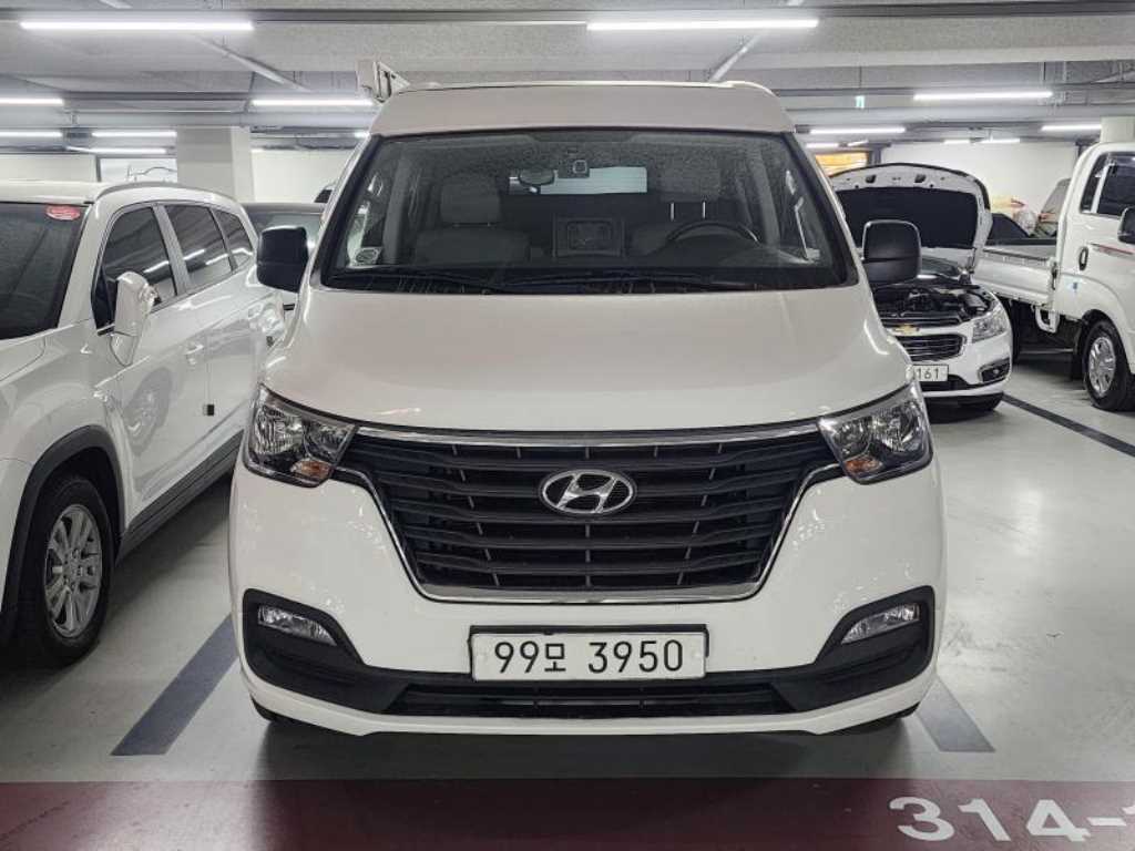 HYUNDAI Starex - Vista 4