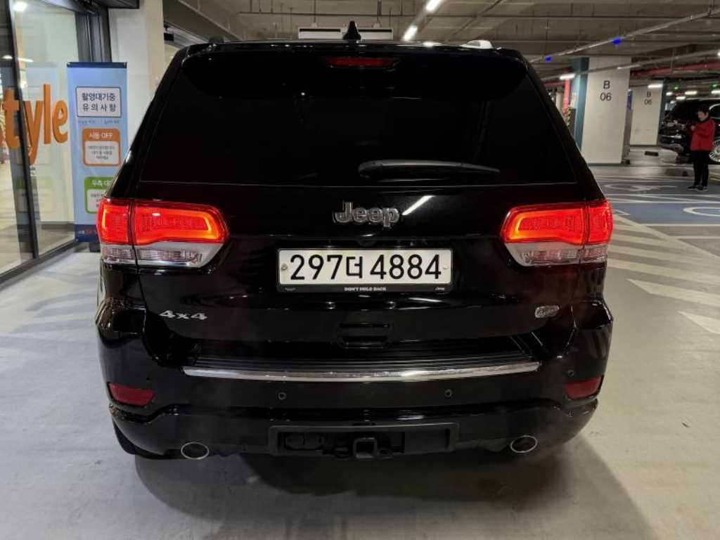 Jeep Cherokee - Vista 5