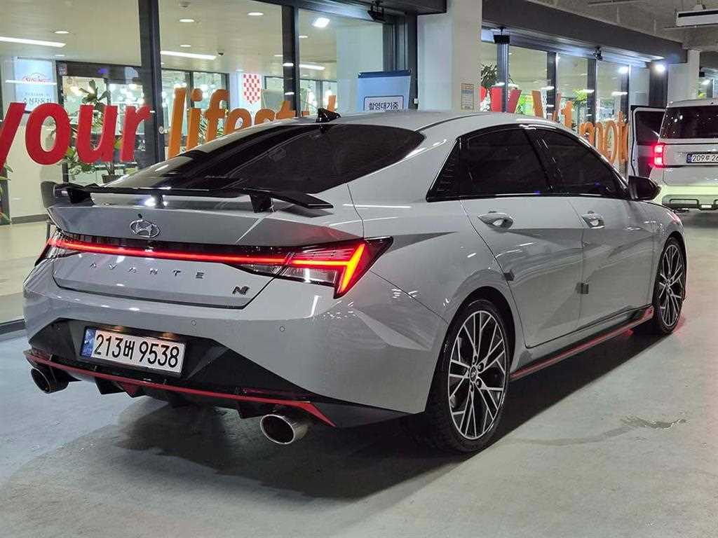 HYUNDAI Avante - Vista 4