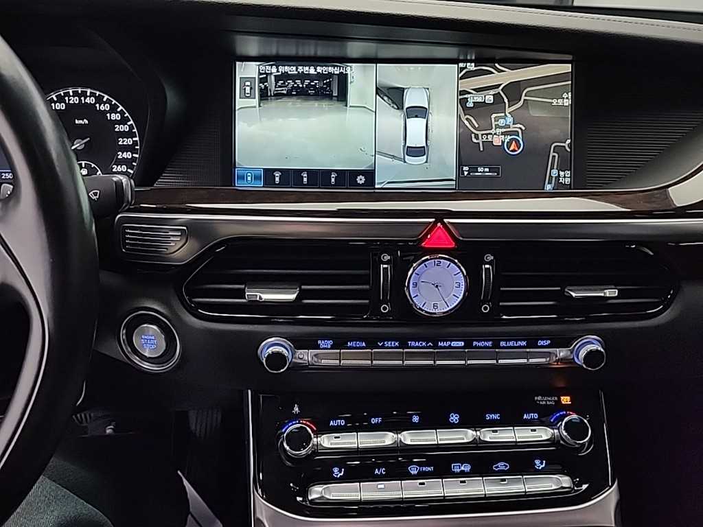 Genesis EQ900 - Vista 10