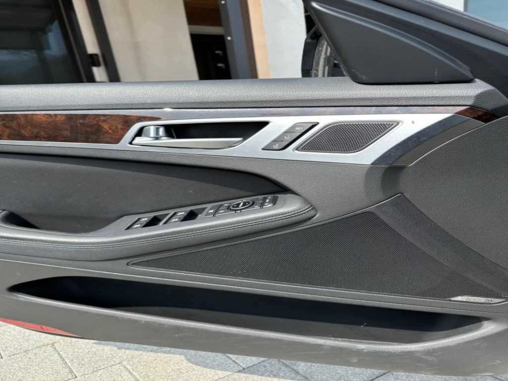 HYUNDAI Genesis - Vista 9