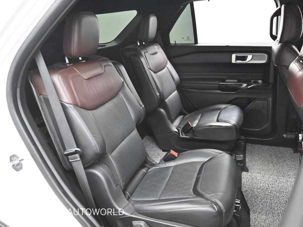 Ford Explorer - Vista 11