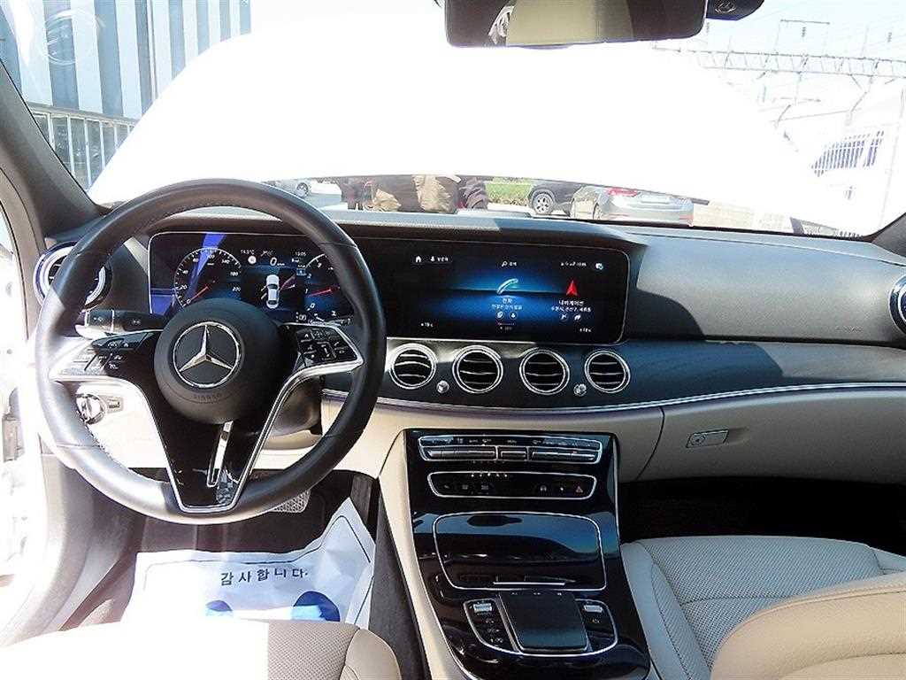 Mercedes Benz E class - Vista 7