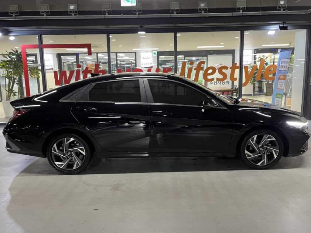 HYUNDAI Avante - Vista 3