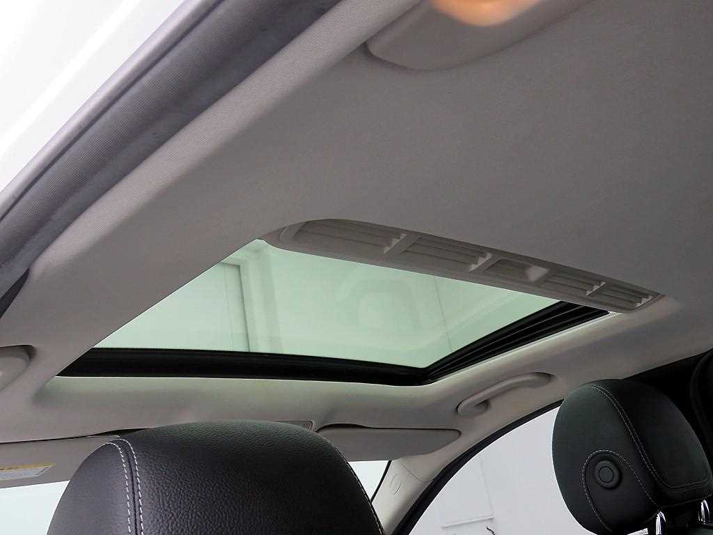 Mercedes Benz C Class - Vista 8