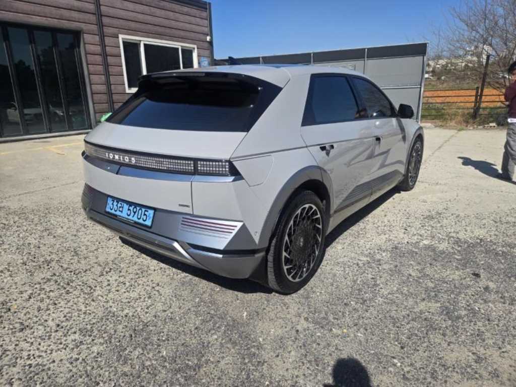 HYUNDAI Ioniq 5 - Vista 4