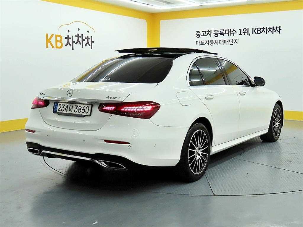 Mercedes Benz E class - Vista 4