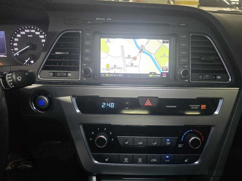 HYUNDAI Sonata - Vista 7