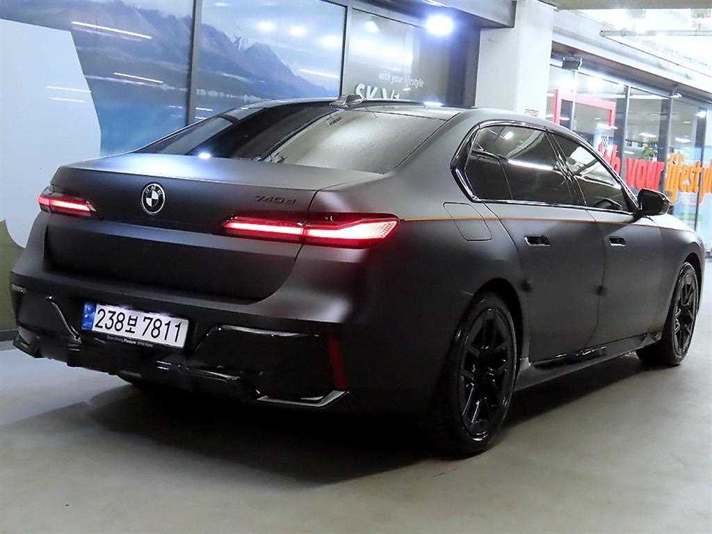 BMW 7 Series - Vista 4