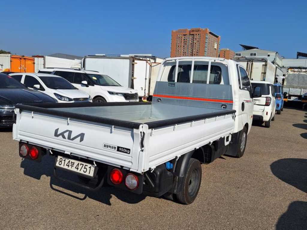 Small Truck Cargo (small) - Vista 3