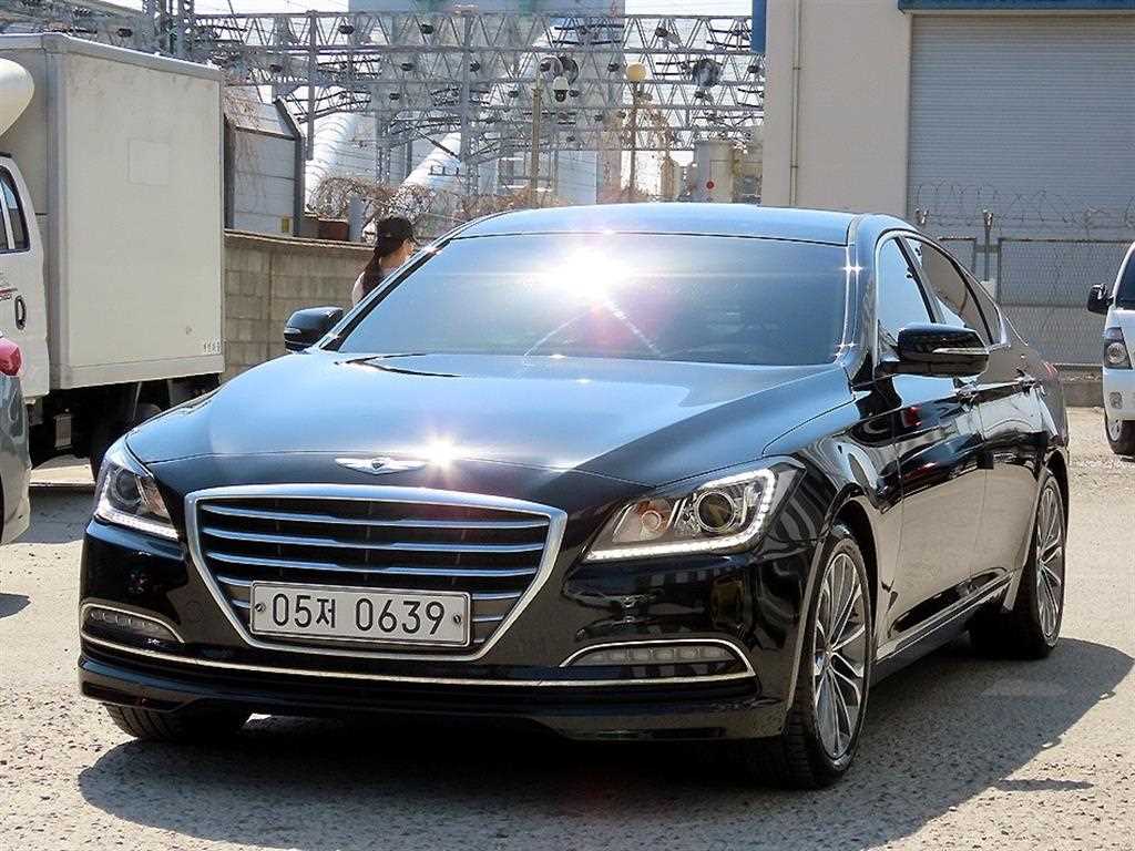 HYUNDAI Genesis - Vista 2