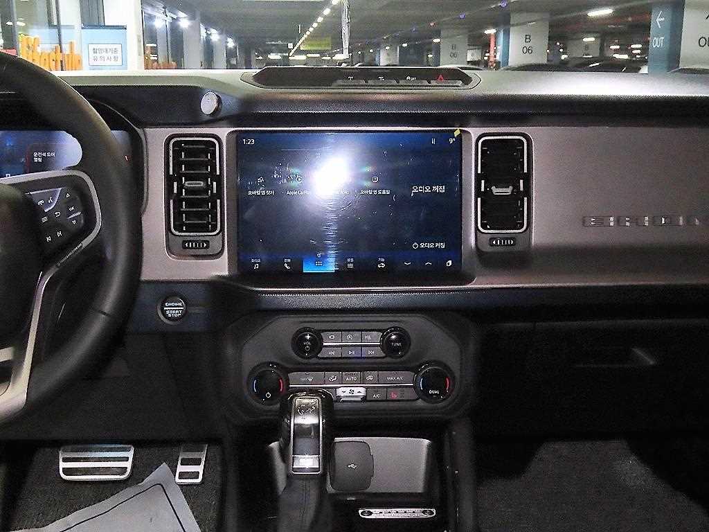 Ford Bronco - Vista 11