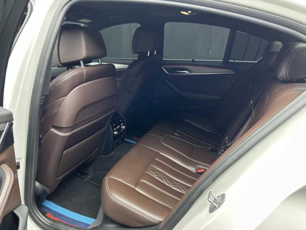 BMW 5 Series - Vista 6