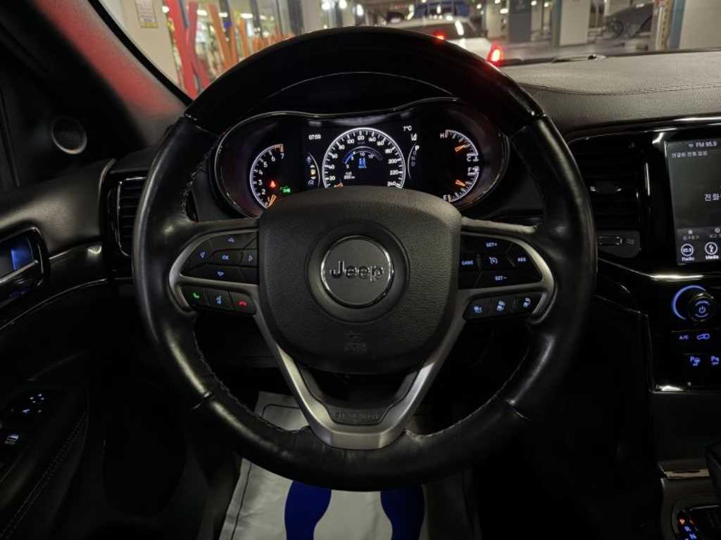 Jeep Cherokee - Vista 8