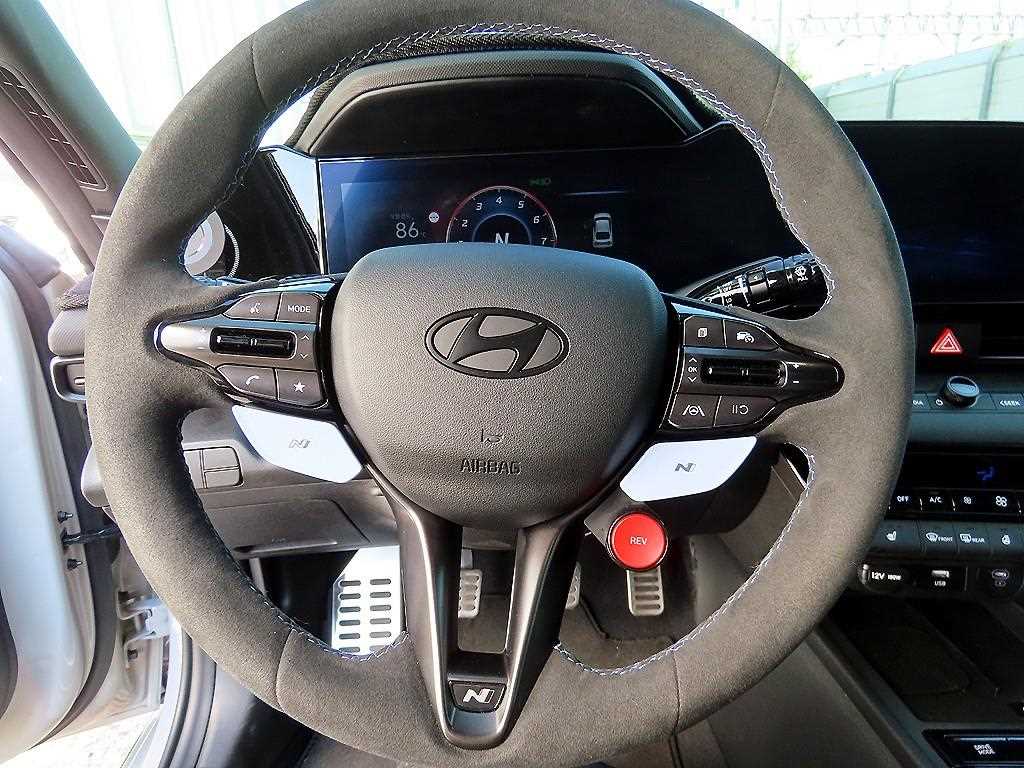 HYUNDAI Avante - Vista 8