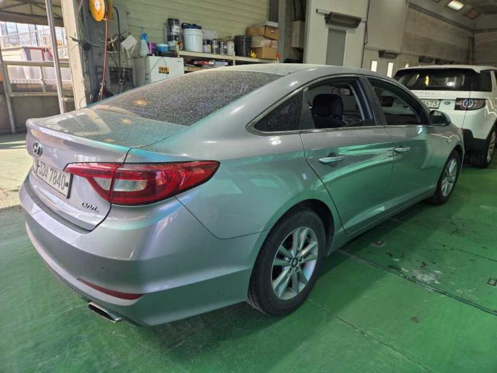 HYUNDAI Sonata - Vista 4