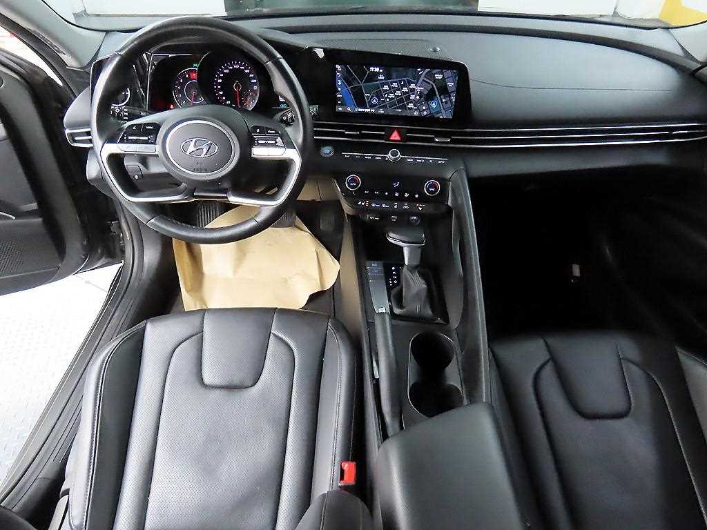 HYUNDAI Avante - Vista 7