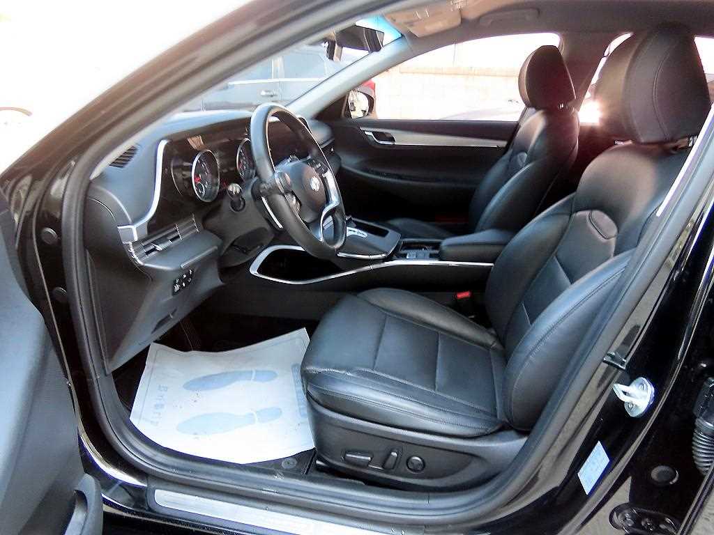 HYUNDAI Grandeur - Vista 5