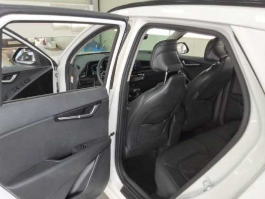 KIA Niro - Vista 9