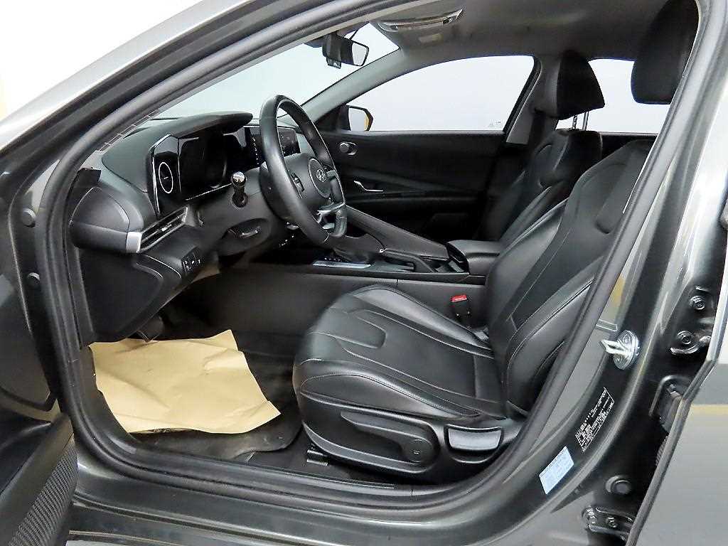 HYUNDAI Avante - Vista 5