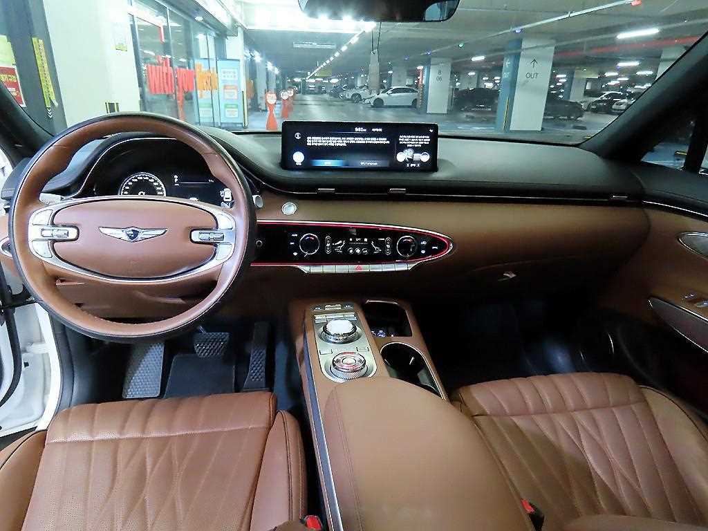 Genesis GV70 - Vista 10