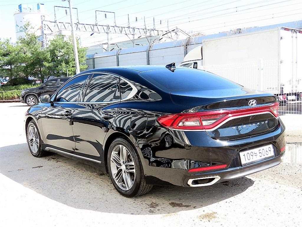 HYUNDAI Grandeur - Vista 3