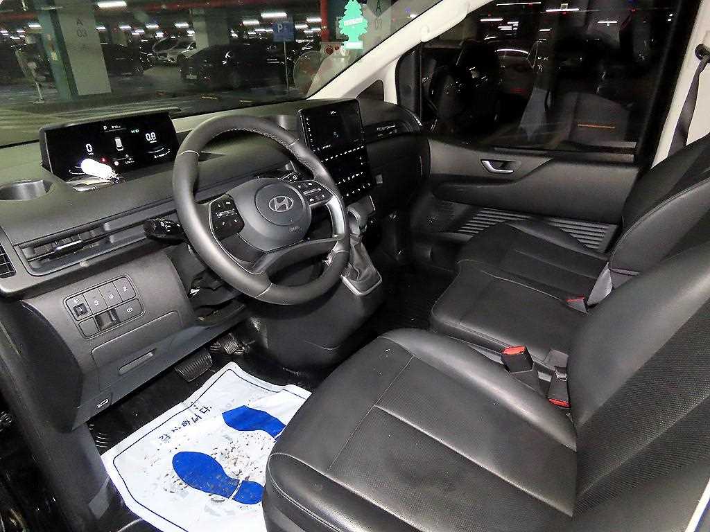 HYUNDAI Staria - Vista 10