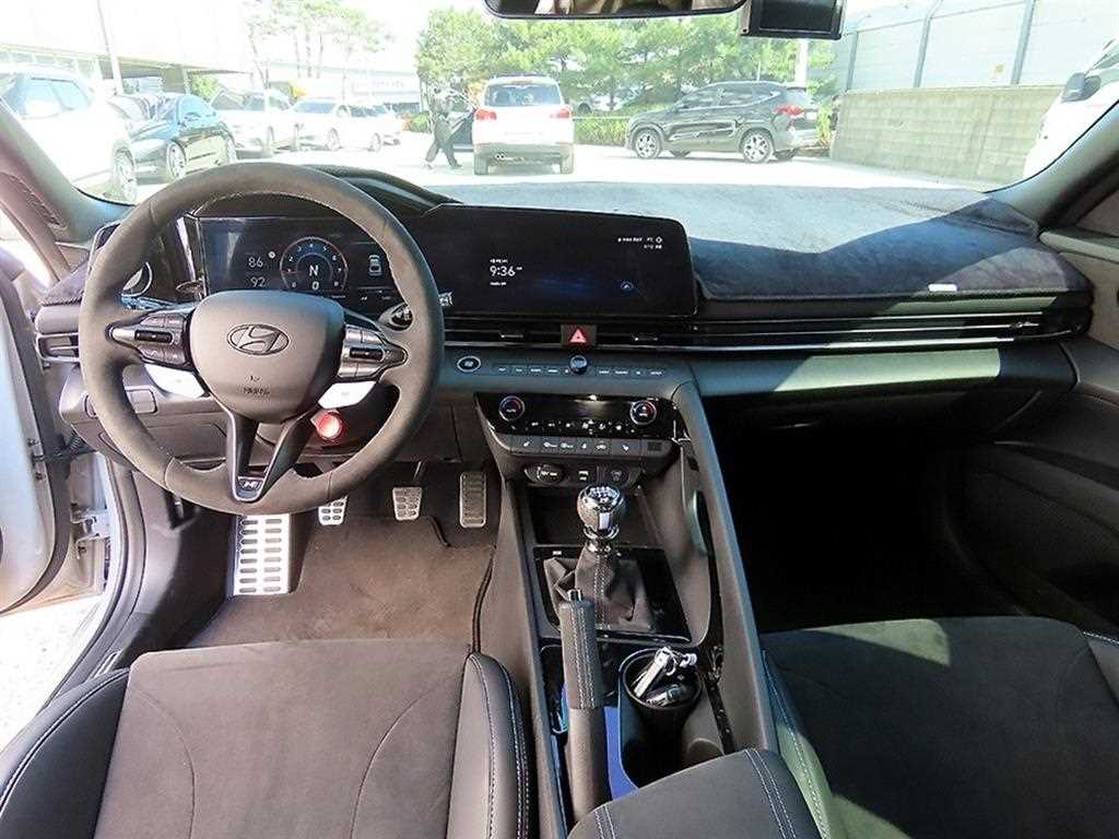 HYUNDAI Avante - Vista 7