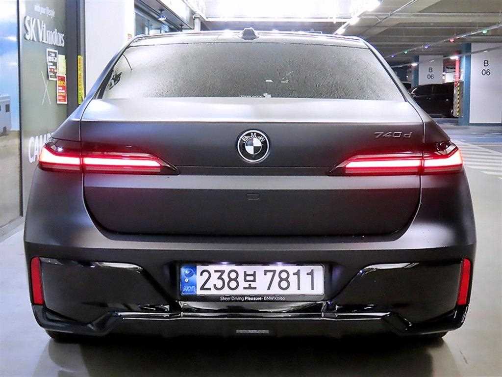 BMW 7 Series - Vista 5