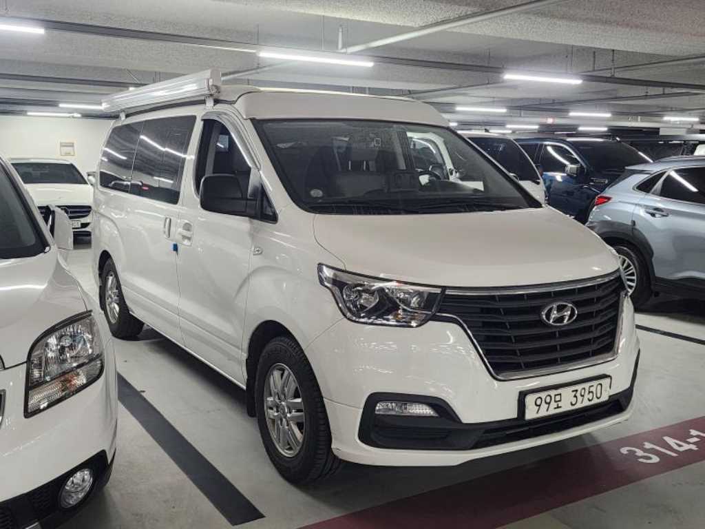HYUNDAI Starex - Vista 3