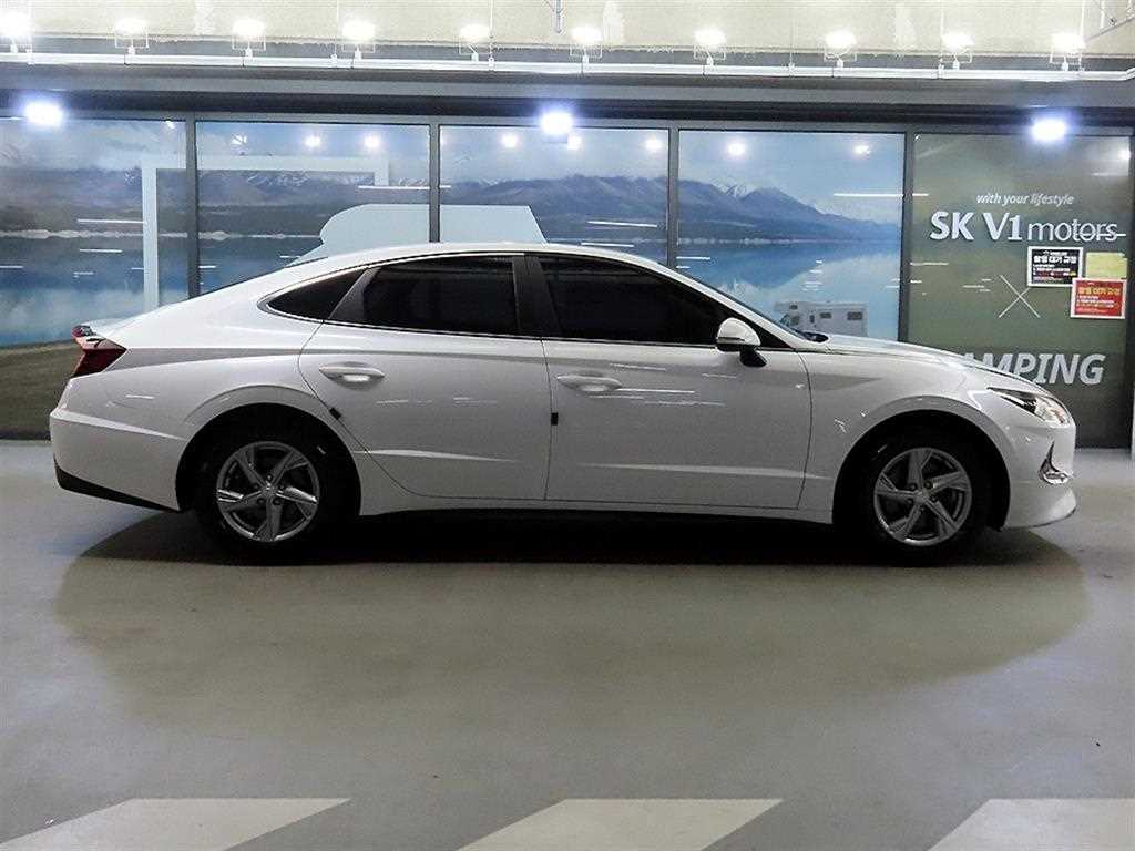 HYUNDAI Sonata - Vista 3