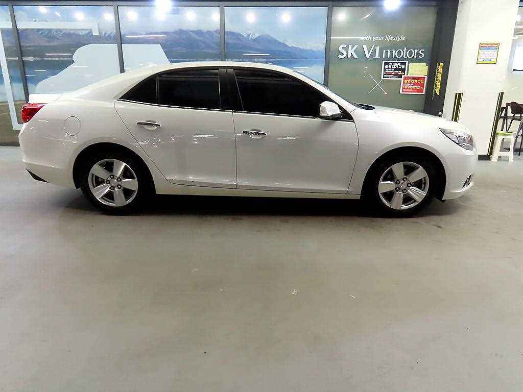 Chevrolet Malibu - Vista 3