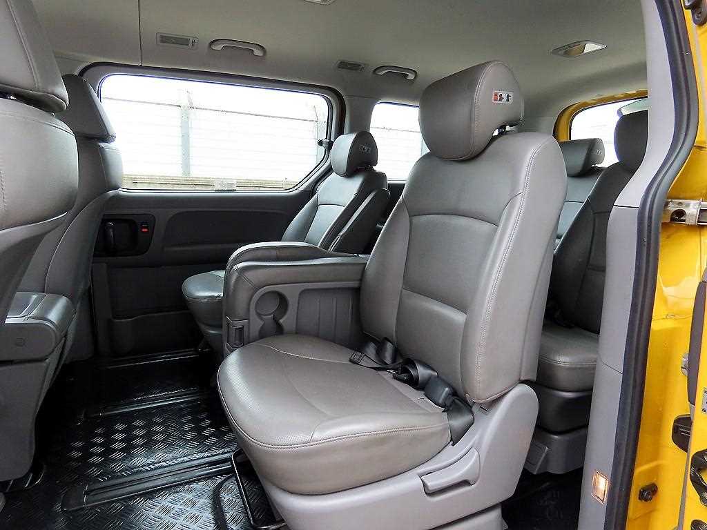 HYUNDAI Starex - Vista 6