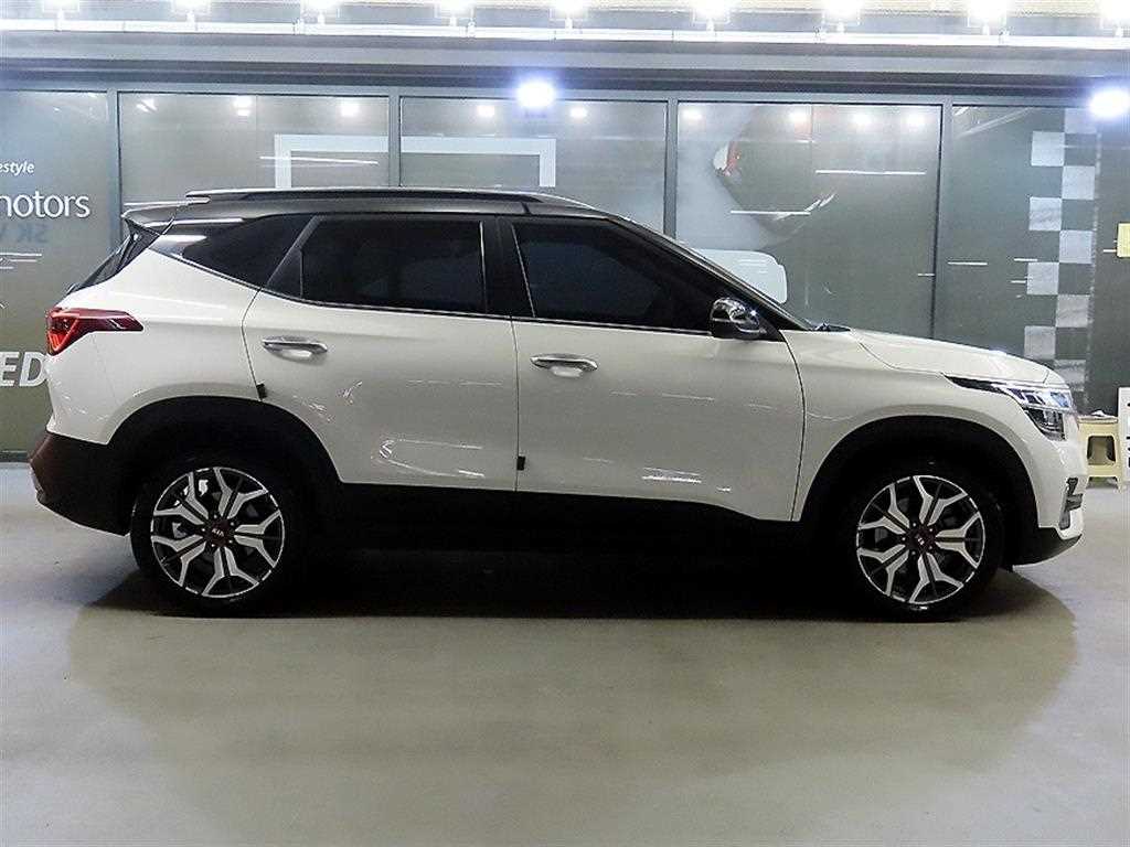 KIA Seltos - Vista 3