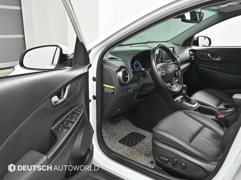 HYUNDAI Kona - Vista 11