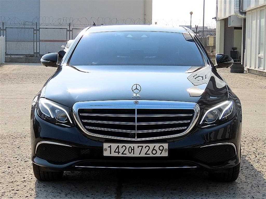 Mercedes Benz E class 2018 Negro - Importación desde Corea - HF Imports Iquique - Foto 1