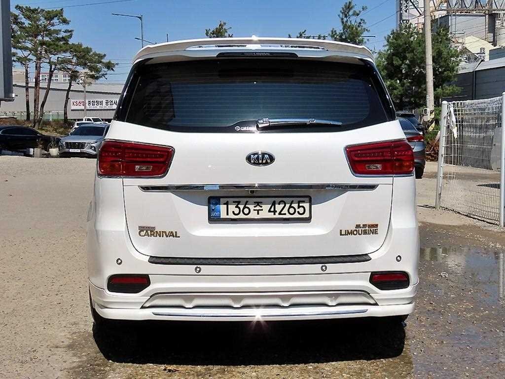 KIA Carnival - Vista 4
