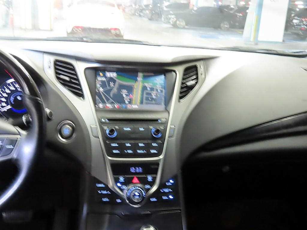 HYUNDAI Grandeur - Vista 11