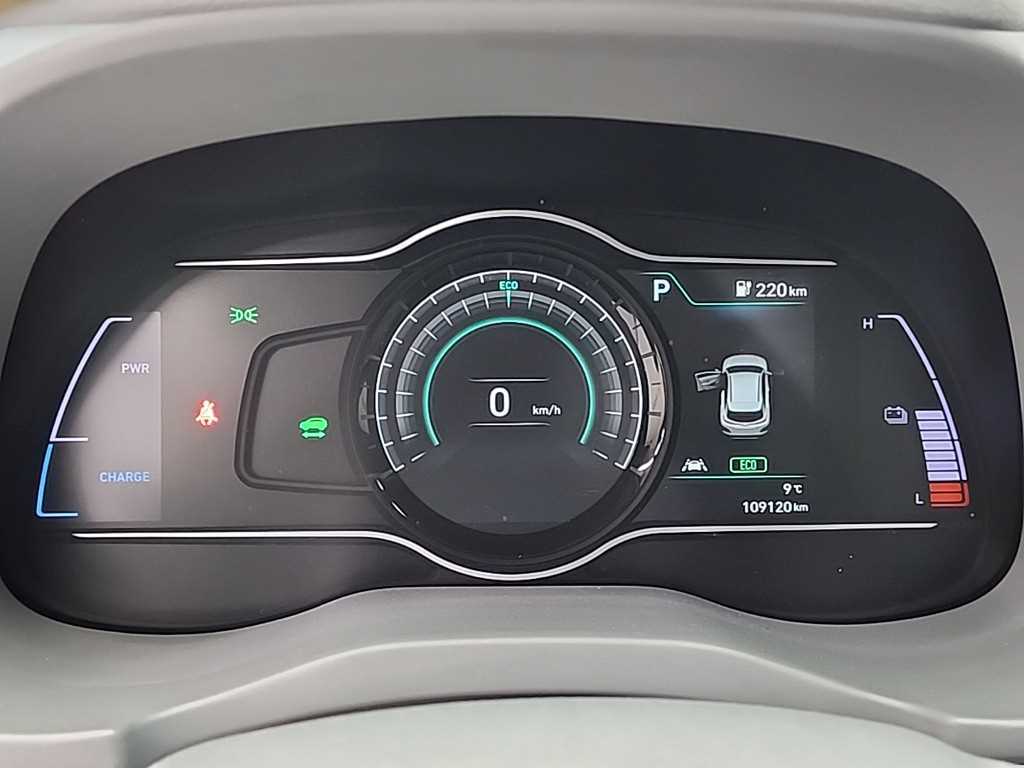 HYUNDAI Kona - Vista 6
