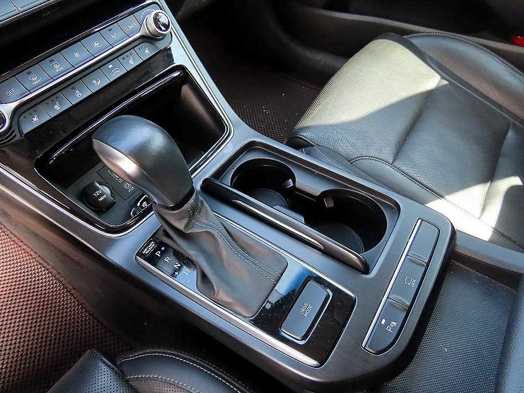 HYUNDAI Grandeur - Vista 10