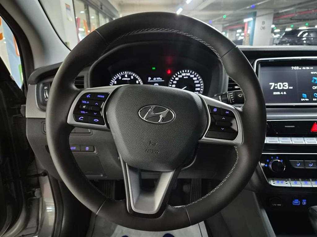 HYUNDAI Sonata - Vista 8