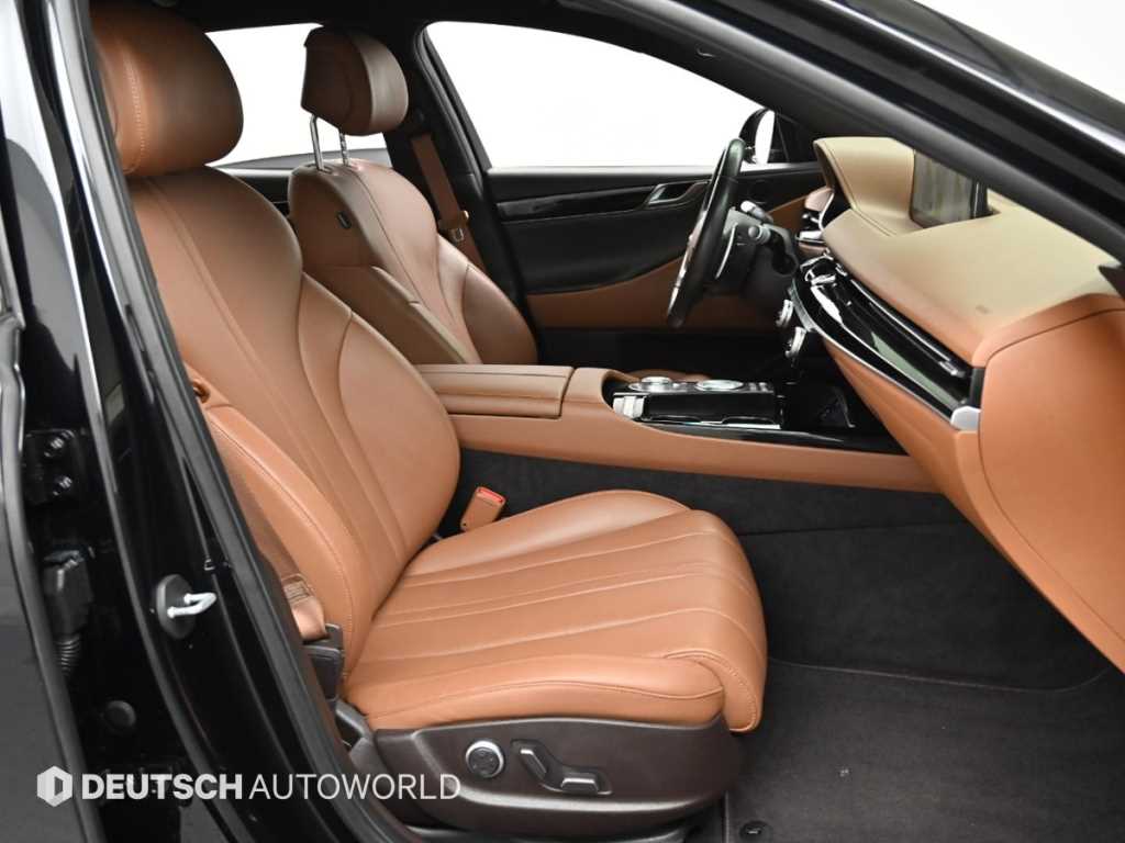 Genesis G80 - Vista 10