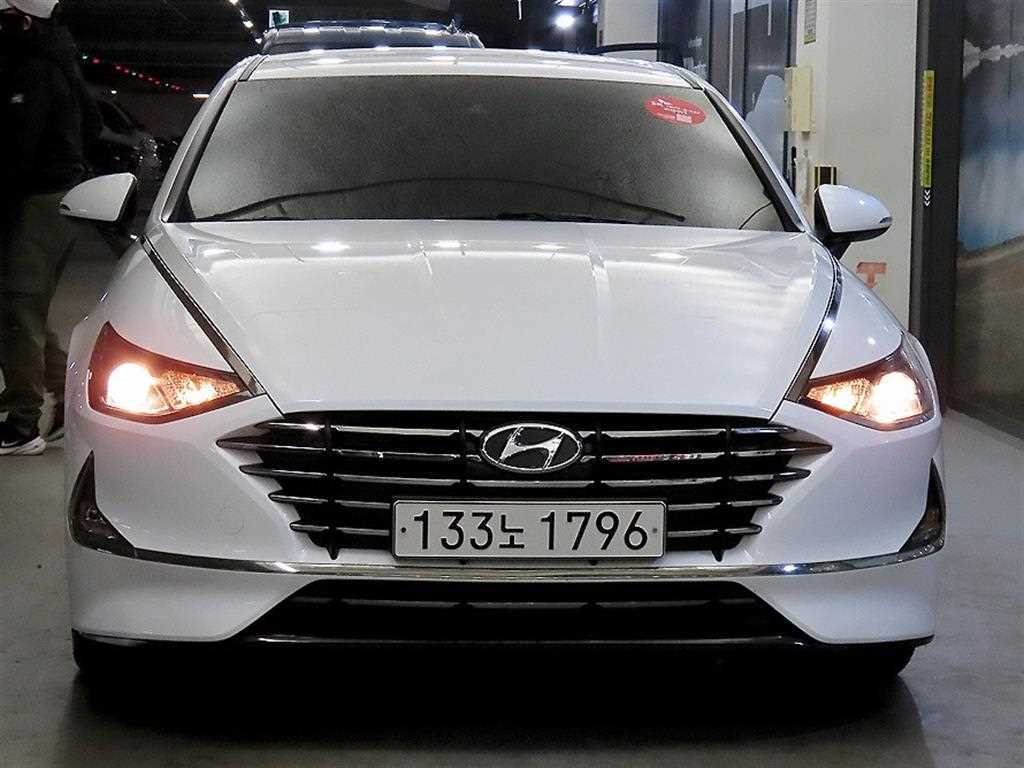 HYUNDAI Sonata - Vista 2