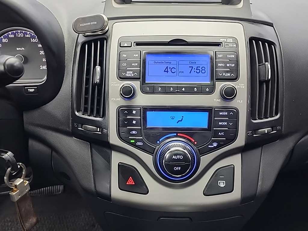 HYUNDAI i30 - Vista 10